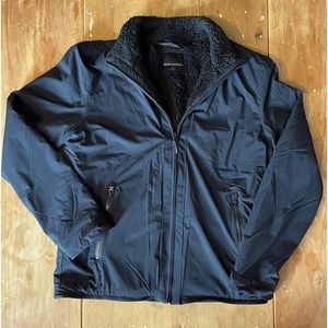 Banana Republic Water repellent Sherpa lined bomber jacket size Medium.